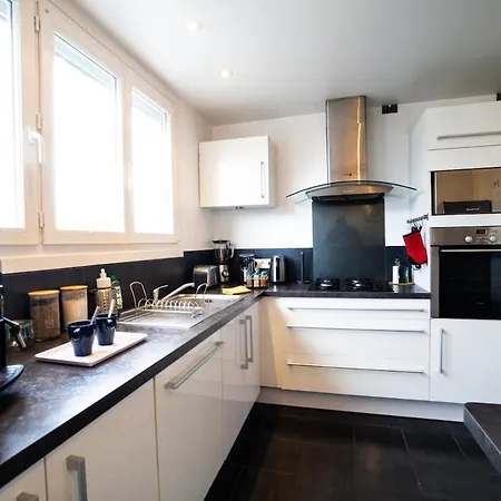 Bright Modern, Near Center And 10 Min From Beaches * ברסט