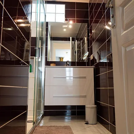 Bright Modern, Near Center And 10 Min From Beaches Apartamento *