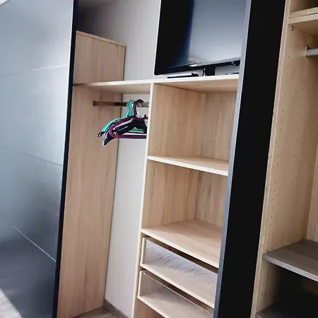 דירה Bright Modern, Near Center And 10 Min From Beaches ברסט