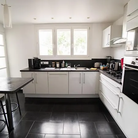 דירה Bright Modern, Near Center And 10 Min From Beaches