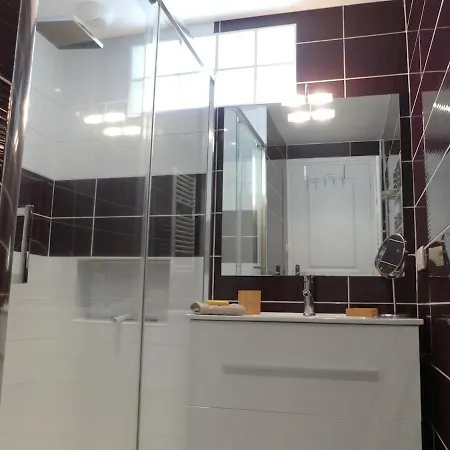 Bright Modern, Near Center And 10 Min From Beaches