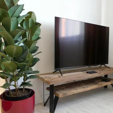 דירה Bright Modern, Near Center And 10 Min From Beaches ברסט