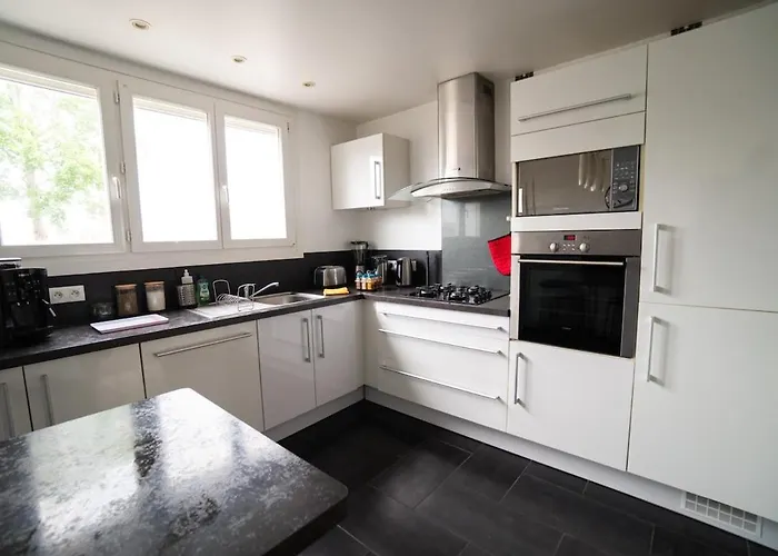 Bright Modern, Near Center And 10 Min From Beaches 公寓 *