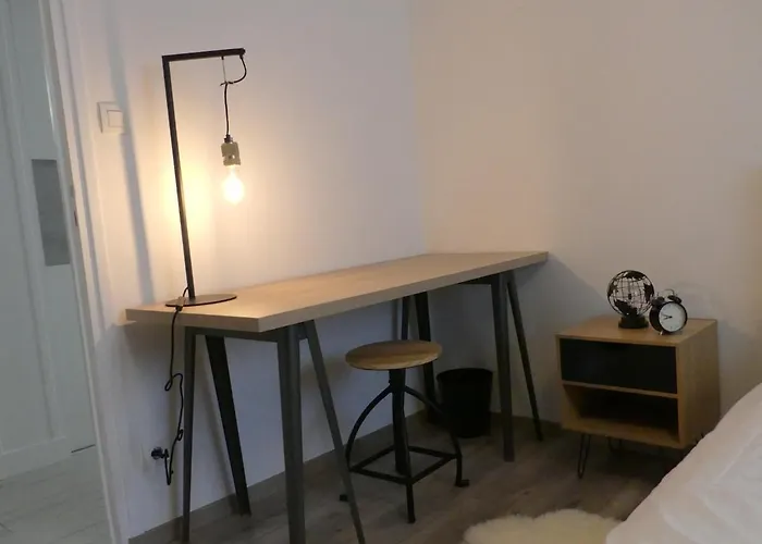 Bright Modern, Near Center And 10 Min From Beaches 公寓