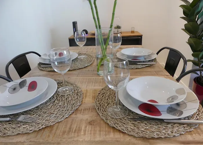 Bright Modern, Near Center And 10 Min From Beaches 公寓 *